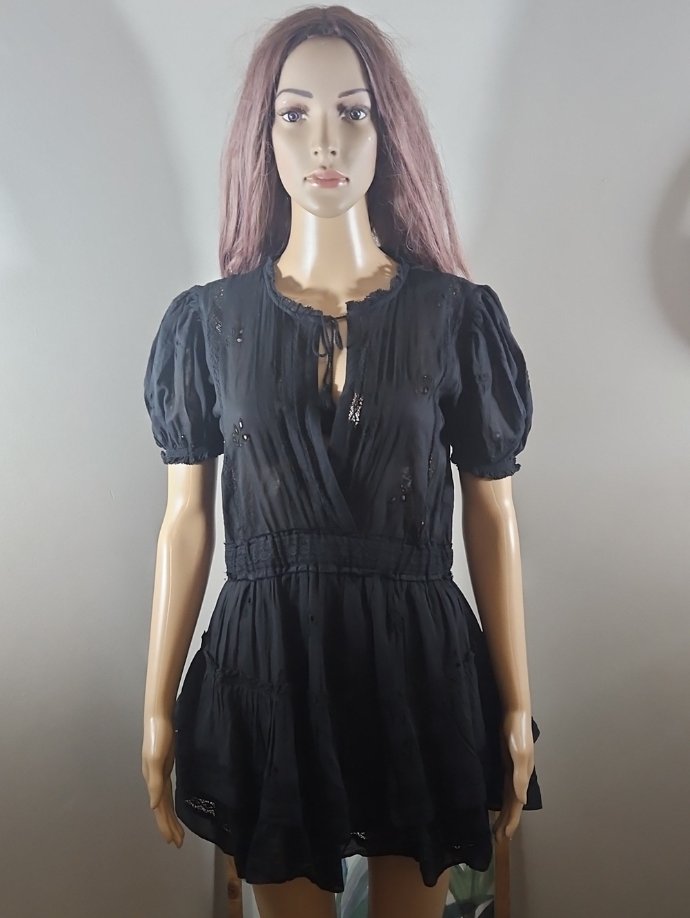 Aritzia Sunday Best Eyelet Black Mini Dress Ruffle Short Puff Sleeves Size SMALL